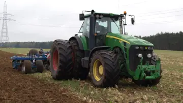 Jak sprawdzić ciągnik rolniczy przed zakupem? Uniknij pułapek!